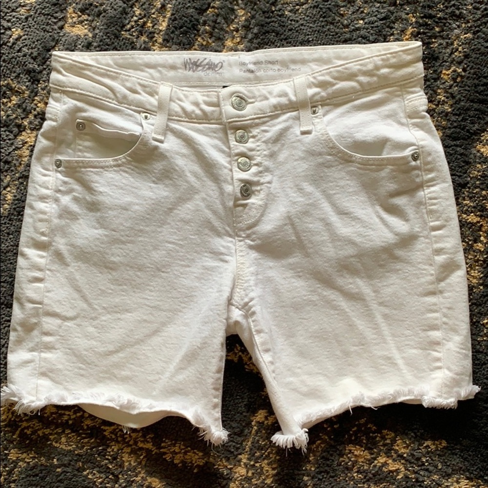 White Bermuda shorts size 28